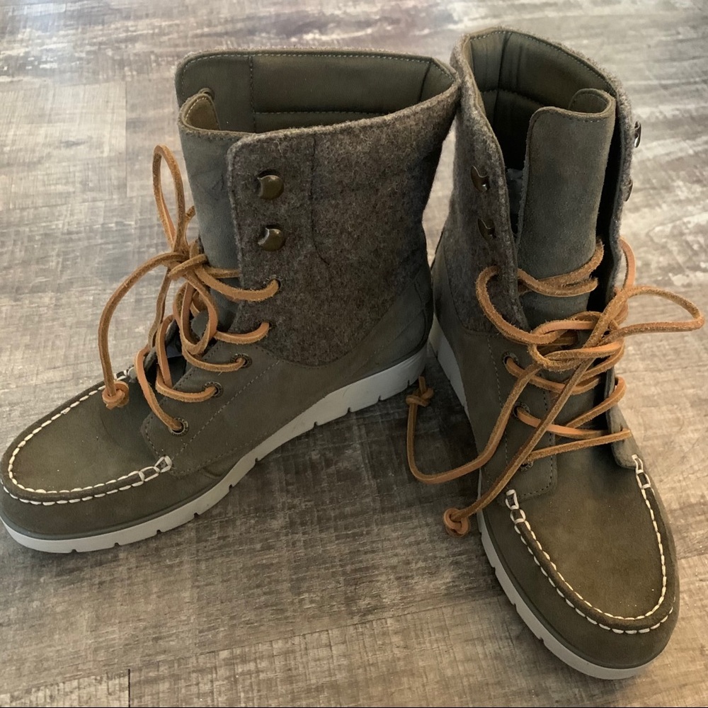 Sperry Suede Boots - Picture 1 of 4